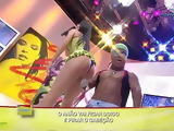 Mulher Pera dancando gostosa com anao Superpop RedeTV 2009