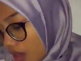 Tudung ungu