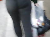 Jiggly shaking ass in tight sweats pt 1