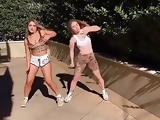Lexee Smith twerking with her friend 