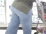 Too Thick Black Milf in jeans 