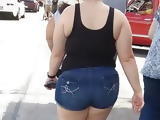 huge ass on the street